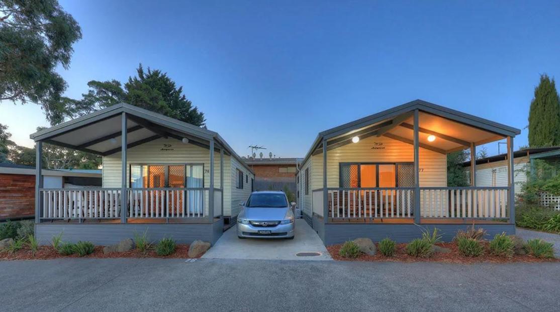 Airport Tourist Village Melbourne Exterior photo
