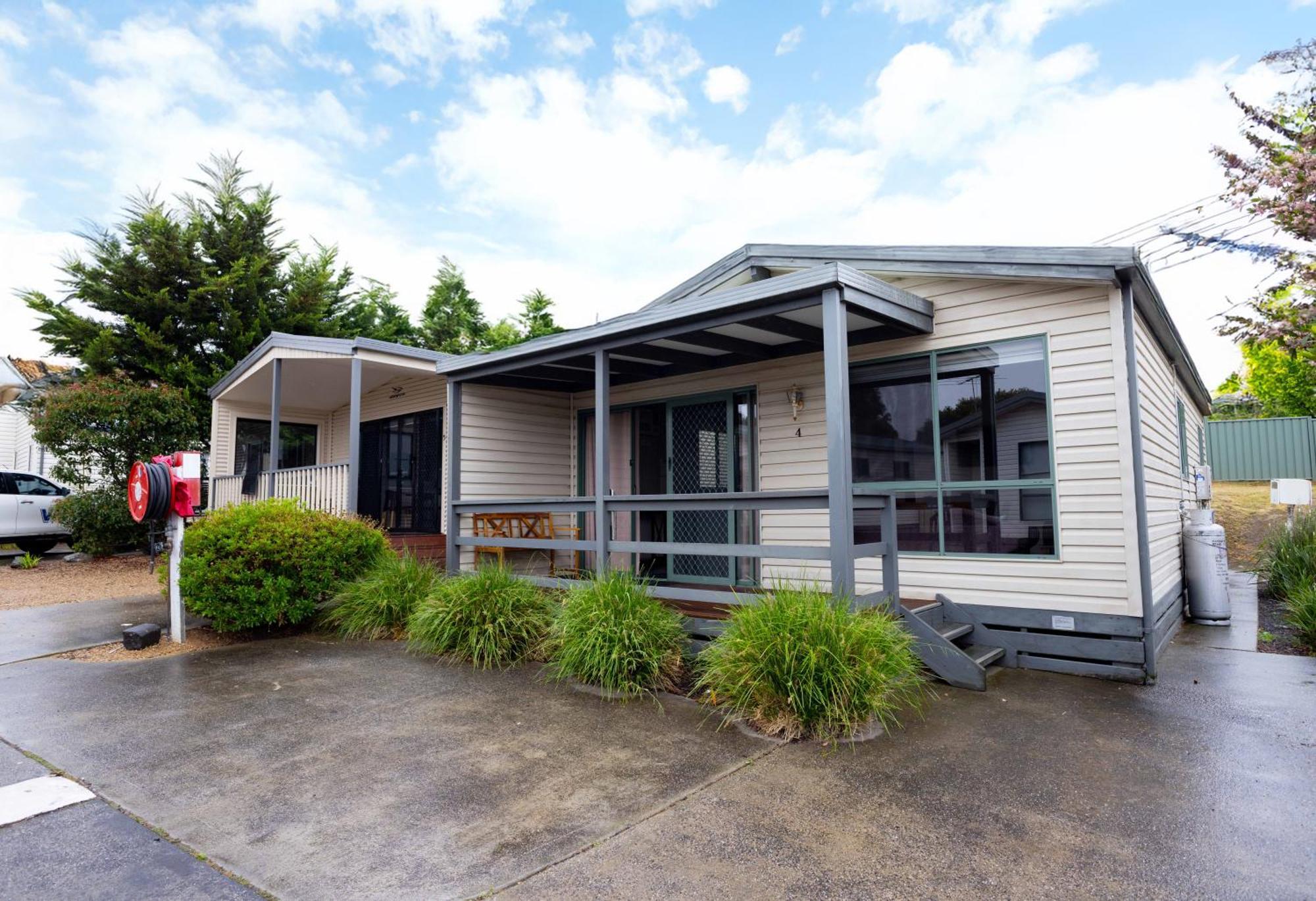 Airport Tourist Village Melbourne Exterior photo